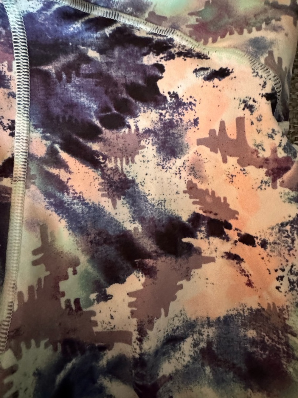 Under Armour Capri leggings Women's HeatGear compression multicolored design - Picture 3 of 12